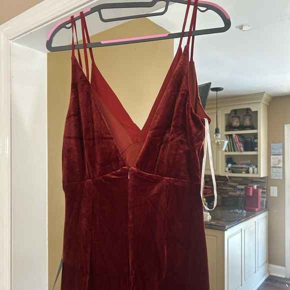 LULU’s Velvet with satin trim evening dress, size M - Picture 5 of 7